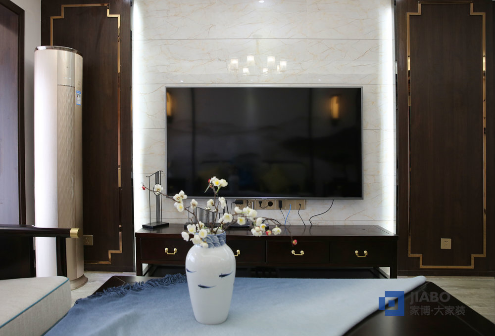 藍溪谷四室兩廳新中式風格裝修效果圖 電視背景墻.jpg